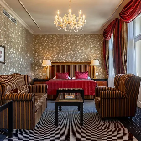 Grandhotel Pupp Ξενοδοχείο