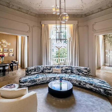 Grandhotel Pupp Ξενοδοχείο