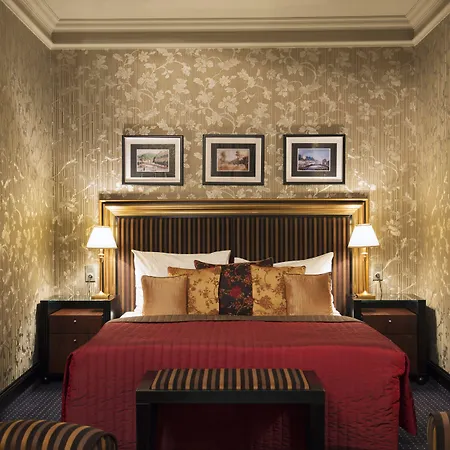 Grandhotel Pupp Ξενοδοχείο 5*