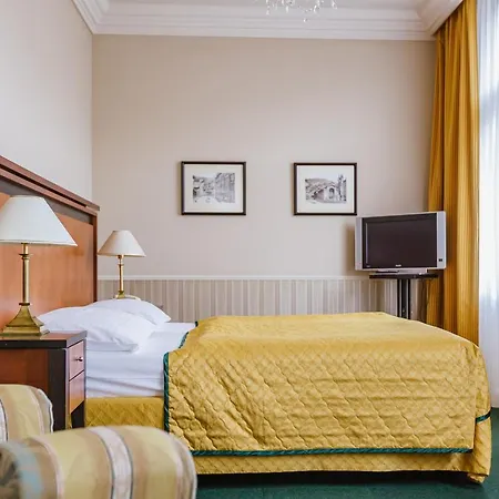 Hotell Grandhotel Pupp 5*