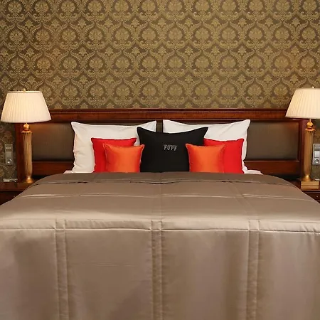 Hotell Grandhotel Pupp