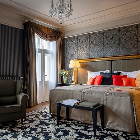 Hotel Grandhotel Pupp 5*