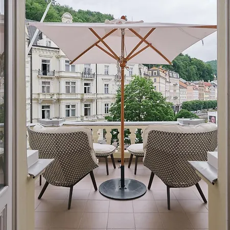 מלון Grandhotel Pupp קרלובי וארי