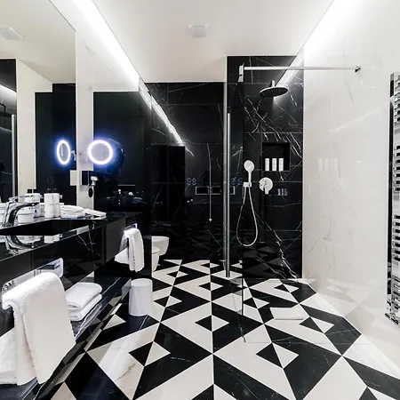 מלון Grandhotel Pupp