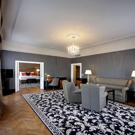 Otel Grandhotel Pupp