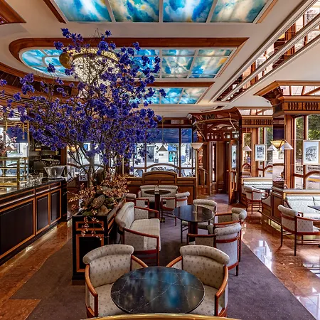 Otel Grandhotel Pupp