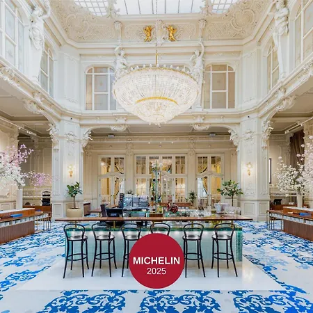 Grandhotel Pupp Отель