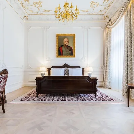 Hotel Grandhotel Pupp 5*