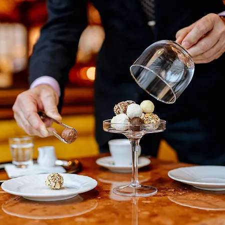 Отель Grandhotel Pupp 5*
