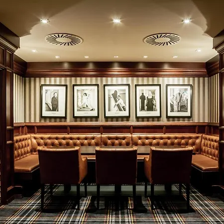 Hotell Grandhotel Pupp